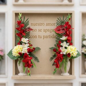 Búcaro en tonos rojos y blancos